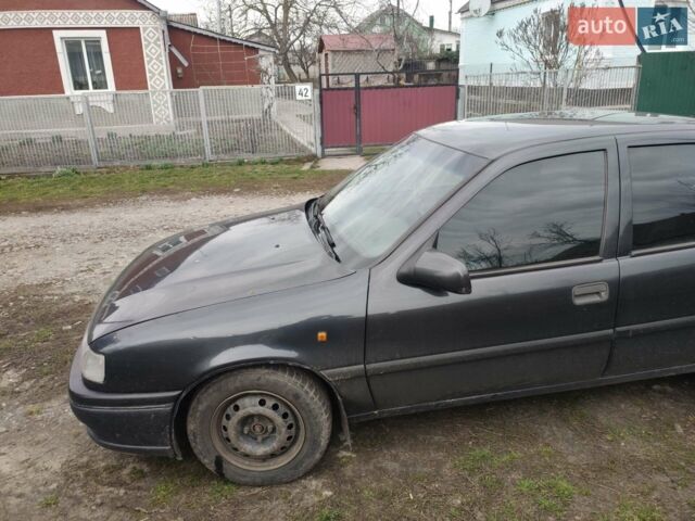 Чорний Опель Вектра, об'ємом двигуна 1.6 л та пробігом 290 тис. км за 2300 $, фото 7 на Automoto.ua