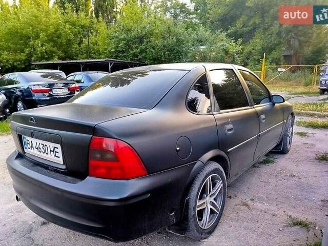 Чорний Опель Вектра, об'ємом двигуна 2 л та пробігом 300 тис. км за 2500 $, фото 5 на Automoto.ua