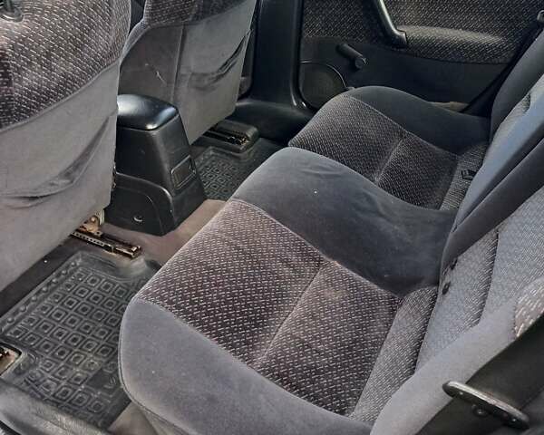 Чорний Опель Вектра, об'ємом двигуна 1.7 л та пробігом 430 тис. км за 1000 $, фото 5 на Automoto.ua