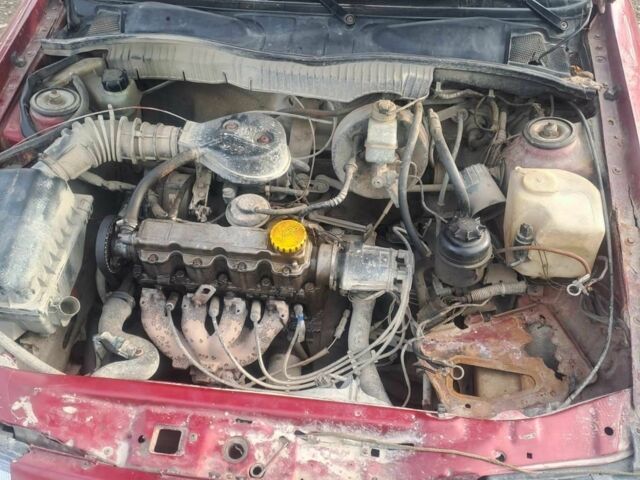 Черный Опель Вектра, объемом двигателя 1.6 л и пробегом 350 тыс. км за 600 $, фото 2 на Automoto.ua