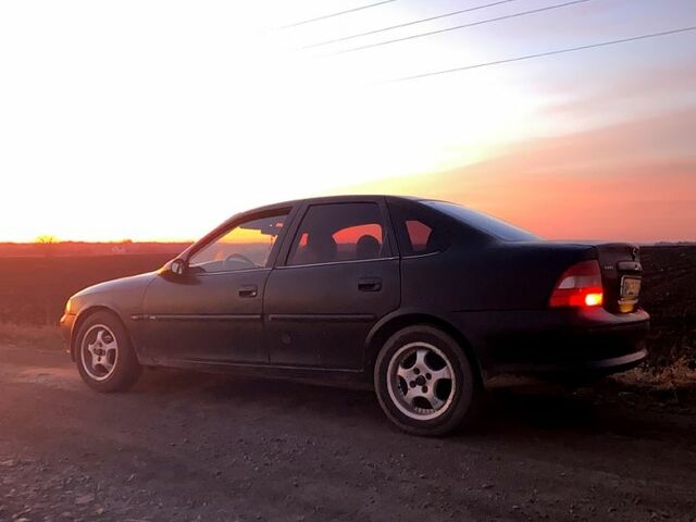 Чорний Опель Вектра, об'ємом двигуна 2 л та пробігом 410 тис. км за 1600 $, фото 1 на Automoto.ua