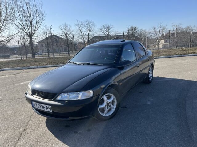 Черный Опель Вектра, объемом двигателя 1.6 л и пробегом 240 тыс. км за 2000 $, фото 3 на Automoto.ua