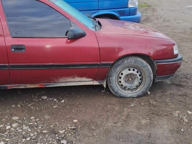 Черный Опель Вектра, объемом двигателя 1.6 л и пробегом 350 тыс. км за 600 $, фото 1 на Automoto.ua