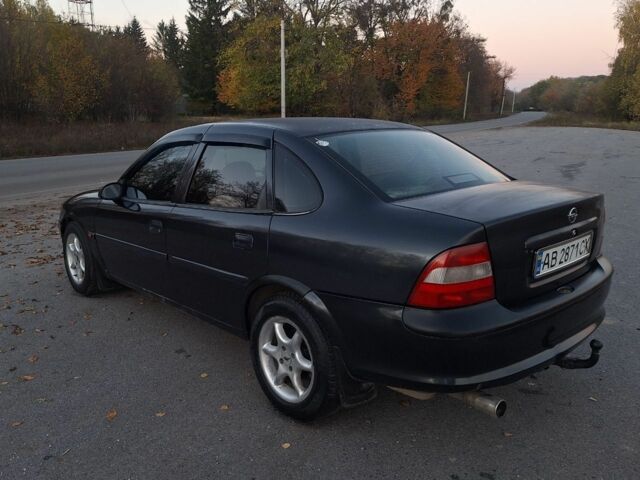 Черный Опель Вектра, объемом двигателя 1.8 л и пробегом 340 тыс. км за 2650 $, фото 5 на Automoto.ua