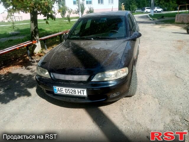Чорний Опель Вектра, об'ємом двигуна 2 л та пробігом 320 тис. км за 3200 $, фото 5 на Automoto.ua