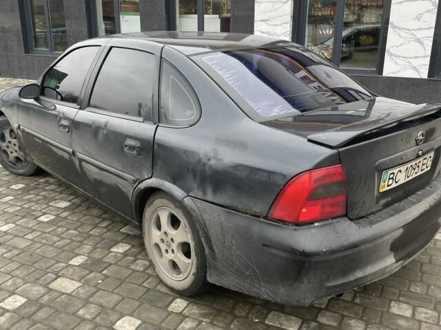 Черный Опель Вектра, объемом двигателя 2 л и пробегом 333 тыс. км за 1400 $, фото 2 на Automoto.ua