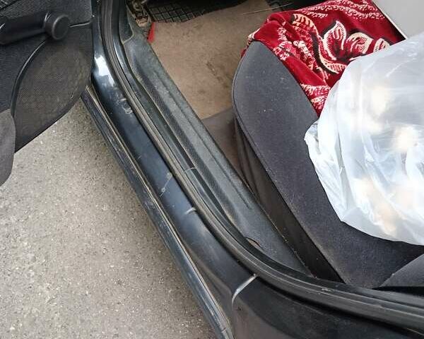 Чорний Опель Вектра, об'ємом двигуна 1.6 л та пробігом 350 тис. км за 2400 $, фото 19 на Automoto.ua