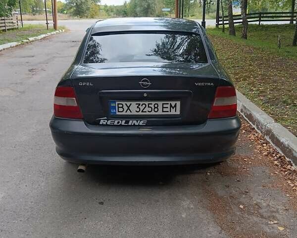 Чорний Опель Вектра, об'ємом двигуна 1.6 л та пробігом 350 тис. км за 2400 $, фото 1 на Automoto.ua