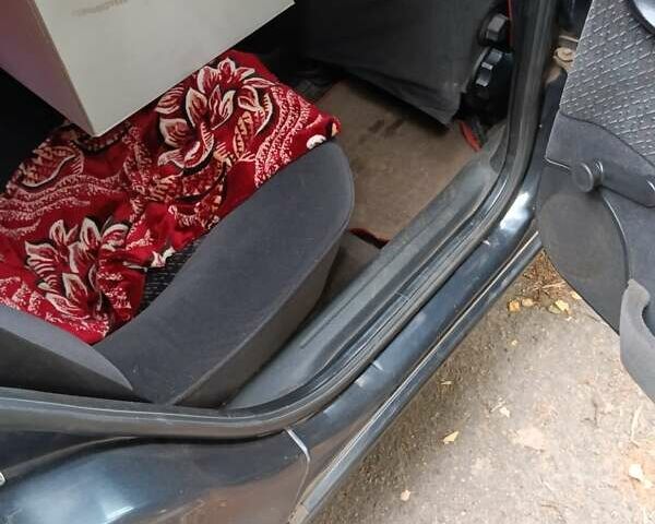Чорний Опель Вектра, об'ємом двигуна 1.6 л та пробігом 350 тис. км за 2400 $, фото 16 на Automoto.ua