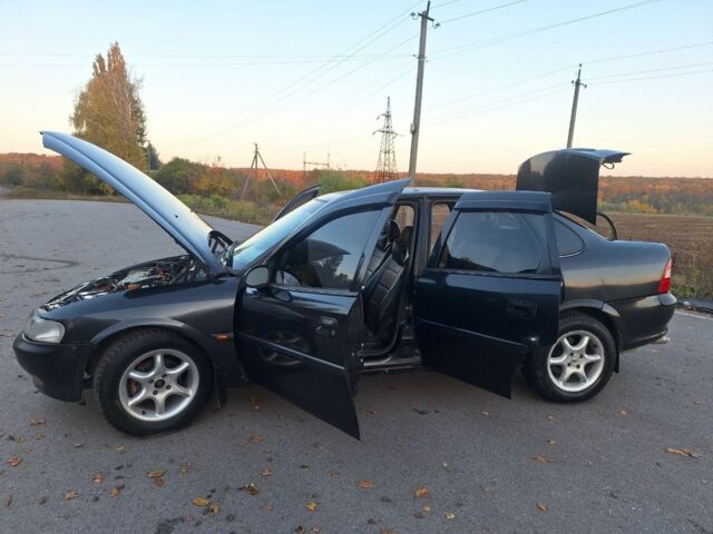 Черный Опель Вектра, объемом двигателя 1.8 л и пробегом 340 тыс. км за 2650 $, фото 17 на Automoto.ua