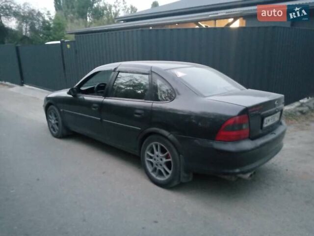 Черный Опель Вектра, объемом двигателя 2.5 л и пробегом 285 тыс. км за 1900 $, фото 3 на Automoto.ua