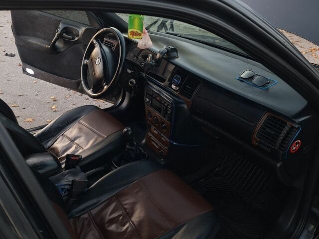 Черный Опель Вектра, объемом двигателя 1.8 л и пробегом 340 тыс. км за 2650 $, фото 10 на Automoto.ua