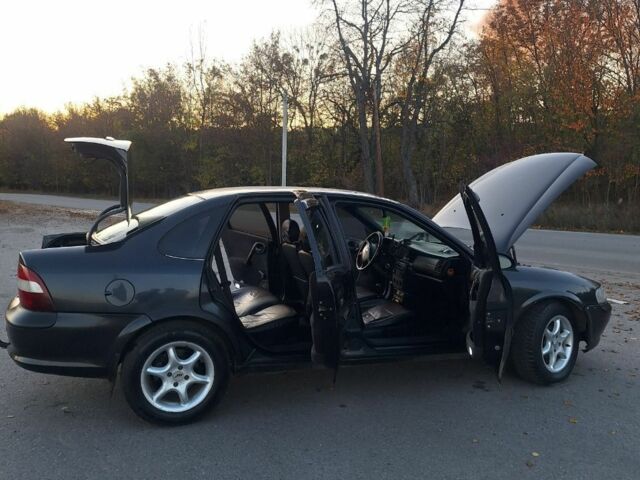 Черный Опель Вектра, объемом двигателя 1.8 л и пробегом 340 тыс. км за 2650 $, фото 20 на Automoto.ua