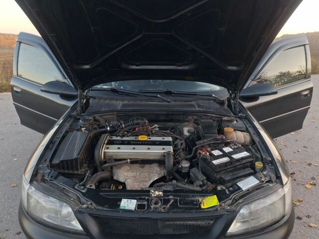 Черный Опель Вектра, объемом двигателя 1.8 л и пробегом 340 тыс. км за 2650 $, фото 13 на Automoto.ua