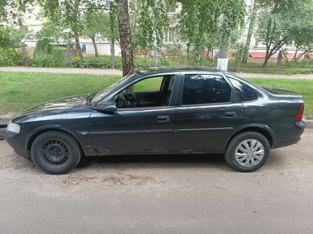 Черный Опель Вектра, объемом двигателя 1.8 л и пробегом 380 тыс. км за 1400 $, фото 7 на Automoto.ua