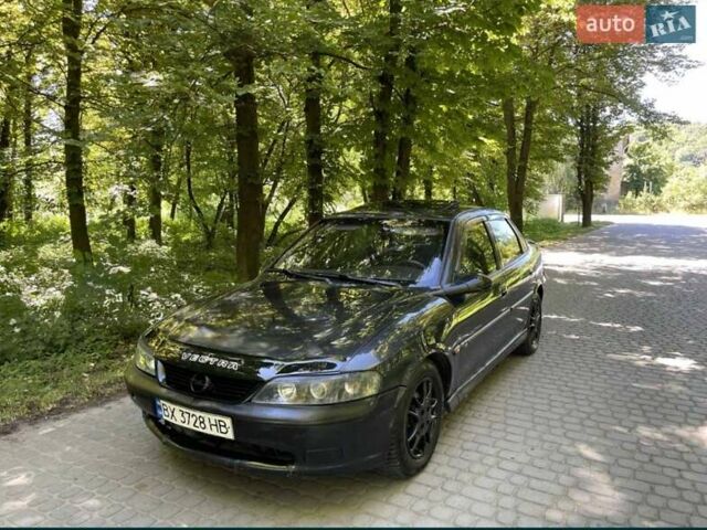 Черный Опель Вектра, объемом двигателя 1.6 л и пробегом 300 тыс. км за 1850 $, фото 9 на Automoto.ua