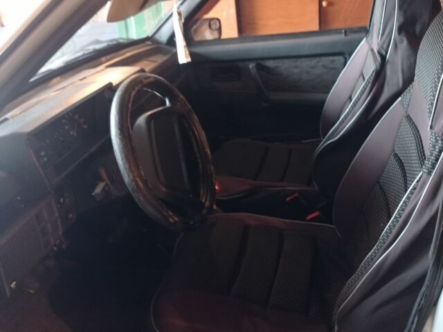 Черный Опель Вектра, объемом двигателя 1.8 л и пробегом 300 тыс. км за 2800 $, фото 3 на Automoto.ua