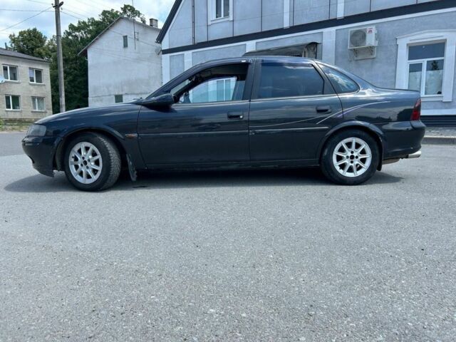 Опель Вектра 1998 в Ходорів на Automoto.ua Черный Опель Вектра, объемом двигателя 1.8 л и пробегом 186 тыс. км за 2000 $, фото 1 на Automoto.ua