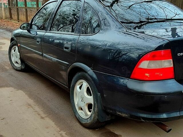 Чорний Опель Вектра, об'ємом двигуна 1.6 л та пробігом 321 тис. км за 2500 $, фото 3 на Automoto.ua