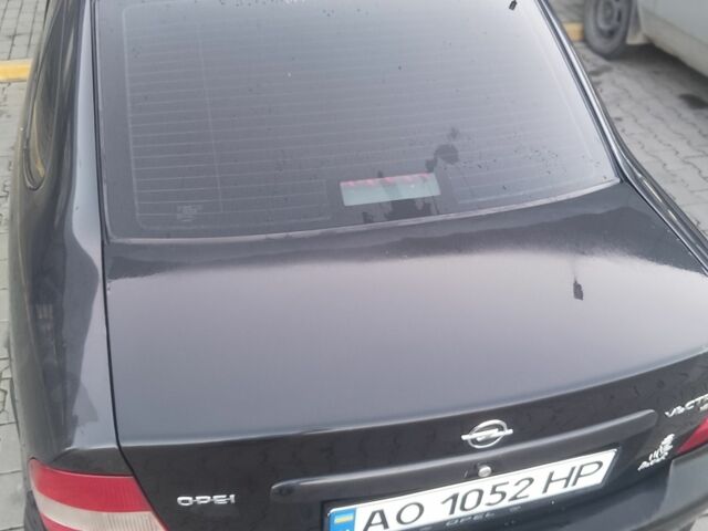 Черный Опель Вектра, объемом двигателя 2 л и пробегом 275 тыс. км за 2000 $, фото 6 на Automoto.ua