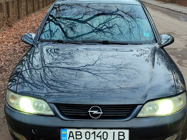 Чорний Опель Вектра, об'ємом двигуна 1.6 л та пробігом 321 тис. км за 2500 $, фото 1 на Automoto.ua