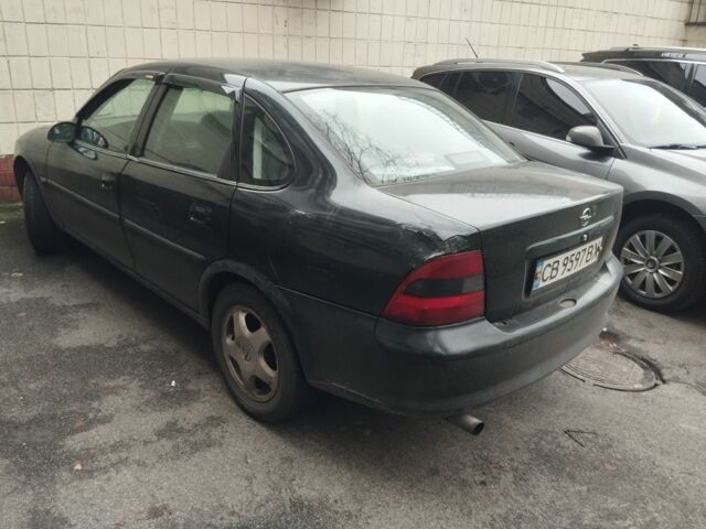 Чорний Опель Вектра, об'ємом двигуна 2 л та пробігом 320 тис. км за 1900 $, фото 3 на Automoto.ua