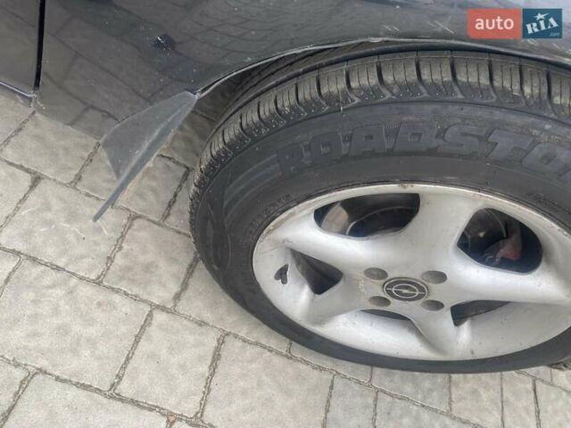 Черный Опель Вектра, объемом двигателя 1.6 л и пробегом 235 тыс. км за 3500 $, фото 4 на Automoto.ua