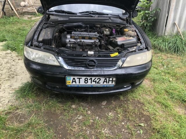 Черный Опель Вектра, объемом двигателя 1.6 л и пробегом 280 тыс. км за 800 $, фото 3 на Automoto.ua