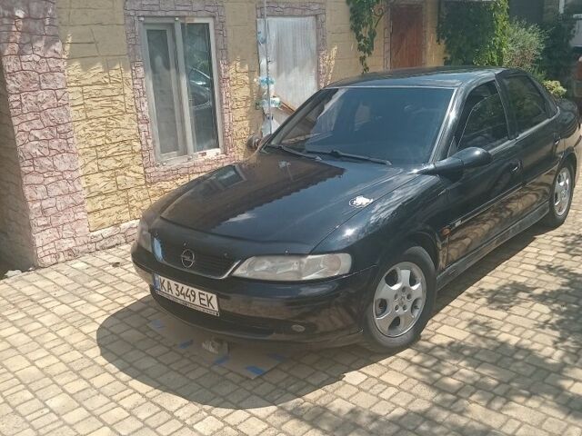Чорний Опель Вектра, об'ємом двигуна 1.6 л та пробігом 430 тис. км за 2950 $, фото 13 на Automoto.ua