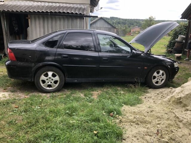 Черный Опель Вектра, объемом двигателя 1.6 л и пробегом 280 тыс. км за 800 $, фото 5 на Automoto.ua