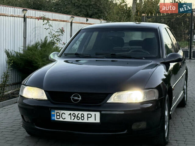 Чорний Опель Вектра, об'ємом двигуна 2.2 л та пробігом 350 тис. км за 1950 $, фото 1 на Automoto.ua