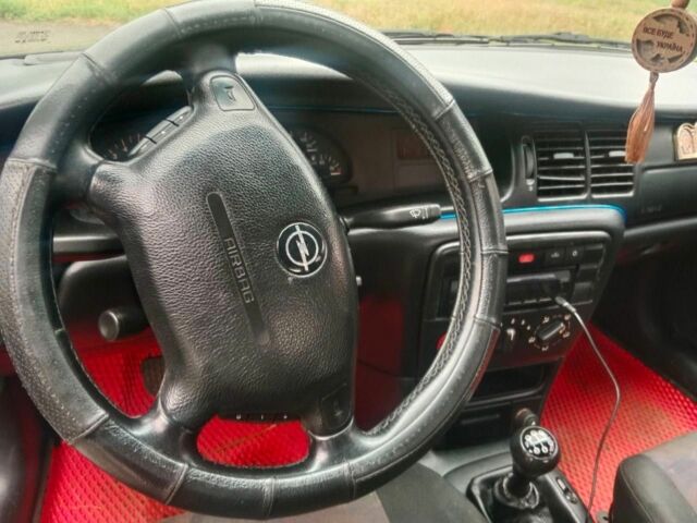 Чорний Опель Вектра, об'ємом двигуна 2.2 л та пробігом 240 тис. км за 2650 $, фото 4 на Automoto.ua