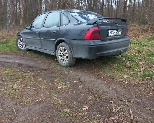 Черный Опель Вектра, объемом двигателя 2 л и пробегом 348 тыс. км за 2200 $, фото 2 на Automoto.ua