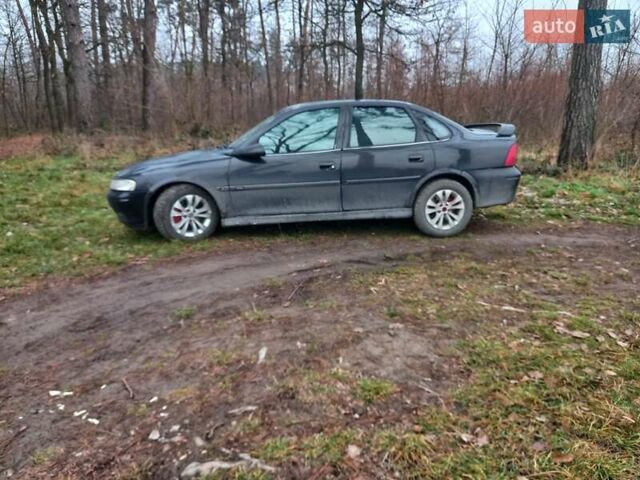 Черный Опель Вектра, объемом двигателя 2 л и пробегом 348 тыс. км за 2200 $, фото 1 на Automoto.ua