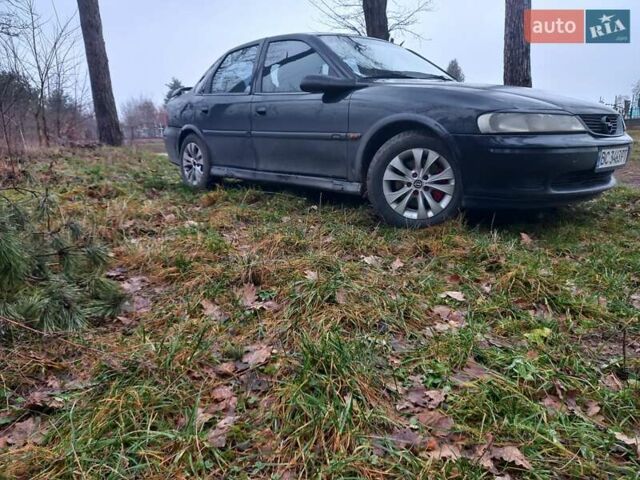 Черный Опель Вектра, объемом двигателя 2 л и пробегом 348 тыс. км за 2200 $, фото 5 на Automoto.ua