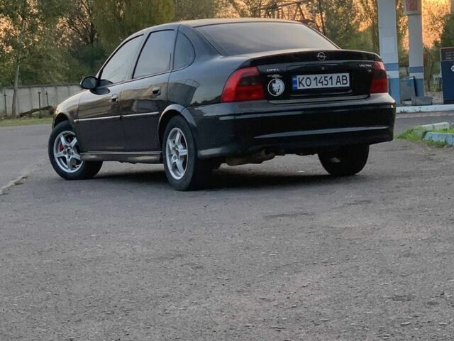 Чорний Опель Вектра, об'ємом двигуна 2 л та пробігом 337 тис. км за 2400 $, фото 3 на Automoto.ua
