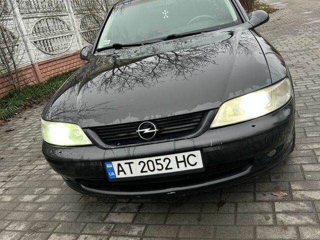 Черный Опель Вектра, объемом двигателя 1.6 л и пробегом 273 тыс. км за 2500 $, фото 1 на Automoto.ua