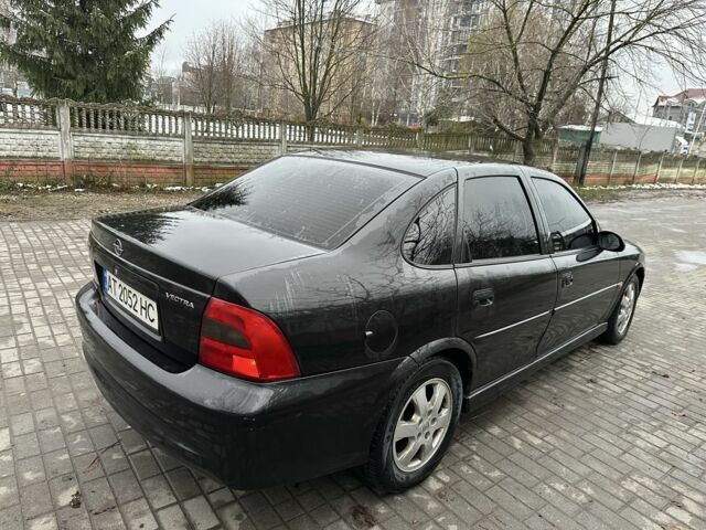 Черный Опель Вектра, объемом двигателя 1.6 л и пробегом 273 тыс. км за 2500 $, фото 3 на Automoto.ua