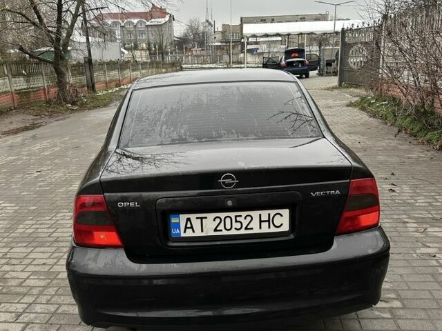 Черный Опель Вектра, объемом двигателя 1.6 л и пробегом 273 тыс. км за 2500 $, фото 5 на Automoto.ua