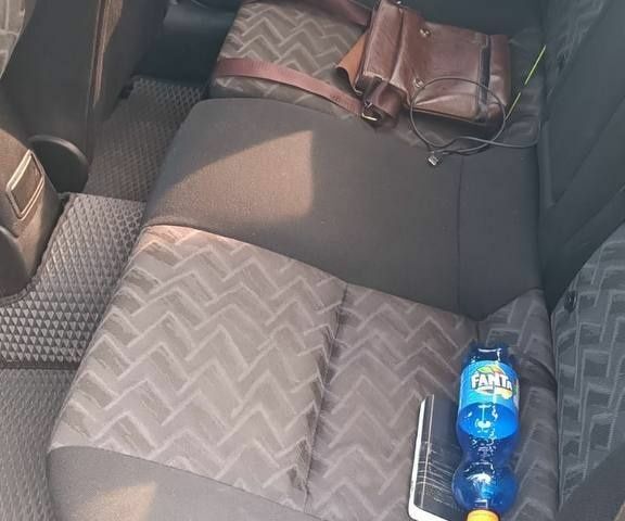 Чорний Опель Вектра, об'ємом двигуна 2 л та пробігом 337 тис. км за 2400 $, фото 7 на Automoto.ua