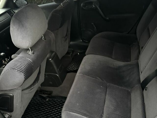 Черный Опель Вектра, объемом двигателя 1.6 л и пробегом 273 тыс. км за 2500 $, фото 8 на Automoto.ua