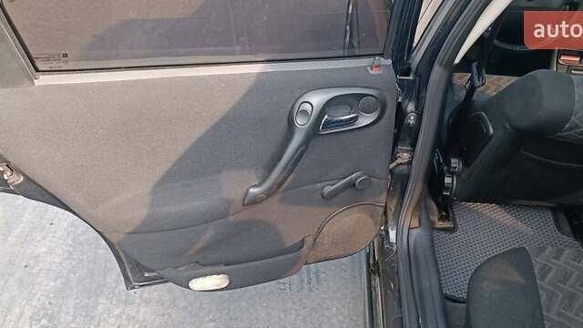 Черный Опель Вектра, объемом двигателя 1.8 л и пробегом 337 тыс. км за 2500 $, фото 9 на Automoto.ua