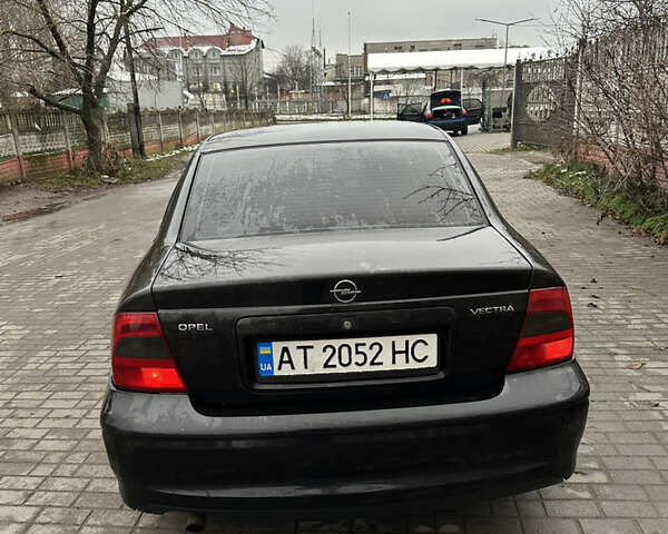 Черный Опель Вектра, объемом двигателя 1.6 л и пробегом 273 тыс. км за 2600 $, фото 6 на Automoto.ua