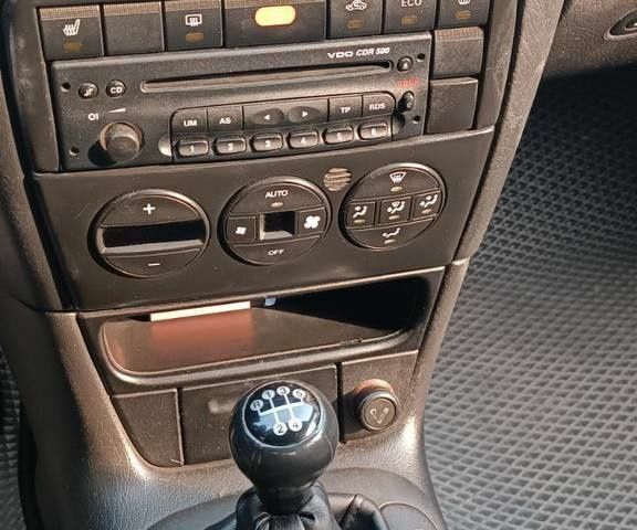 Чорний Опель Вектра, об'ємом двигуна 2 л та пробігом 337 тис. км за 2400 $, фото 6 на Automoto.ua