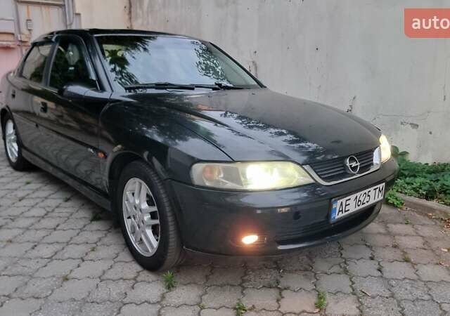 Чорний Опель Вектра, об'ємом двигуна 2.2 л та пробігом 284 тис. км за 4000 $, фото 9 на Automoto.ua