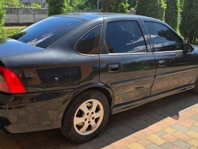 Чорний Опель Вектра, об'ємом двигуна 1.6 л та пробігом 283 тис. км за 2400 $, фото 8 на Automoto.ua