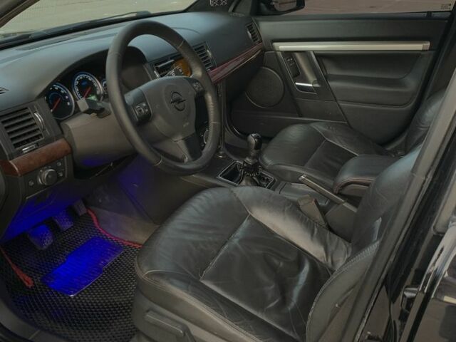 Черный Опель Вектра, объемом двигателя 2.2 л и пробегом 450 тыс. км за 4500 $, фото 10 на Automoto.ua