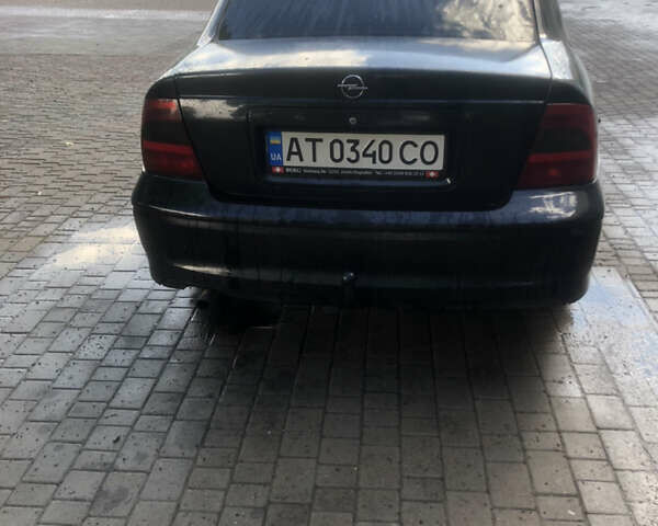 Черный Опель Вектра, объемом двигателя 2.2 л и пробегом 311 тыс. км за 3200 $, фото 4 на Automoto.ua