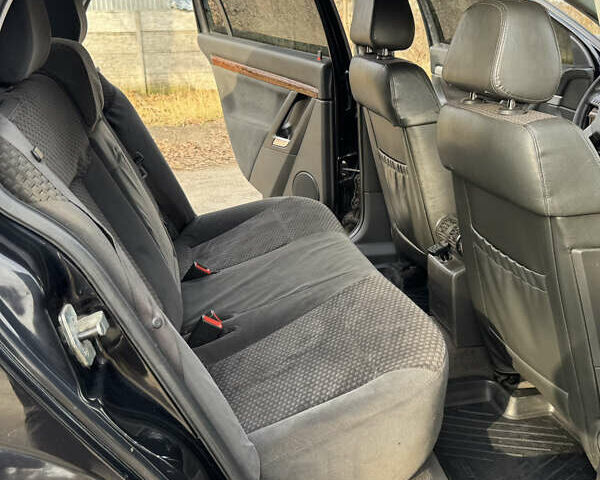 Черный Опель Вектра, объемом двигателя 2.2 л и пробегом 300 тыс. км за 3250 $, фото 24 на Automoto.ua