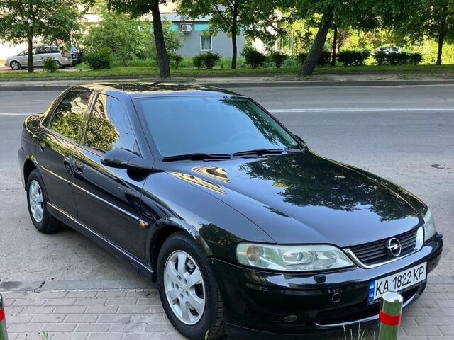 Черный Опель Вектра, объемом двигателя 1.8 л и пробегом 182 тыс. км за 5000 $, фото 2 на Automoto.ua